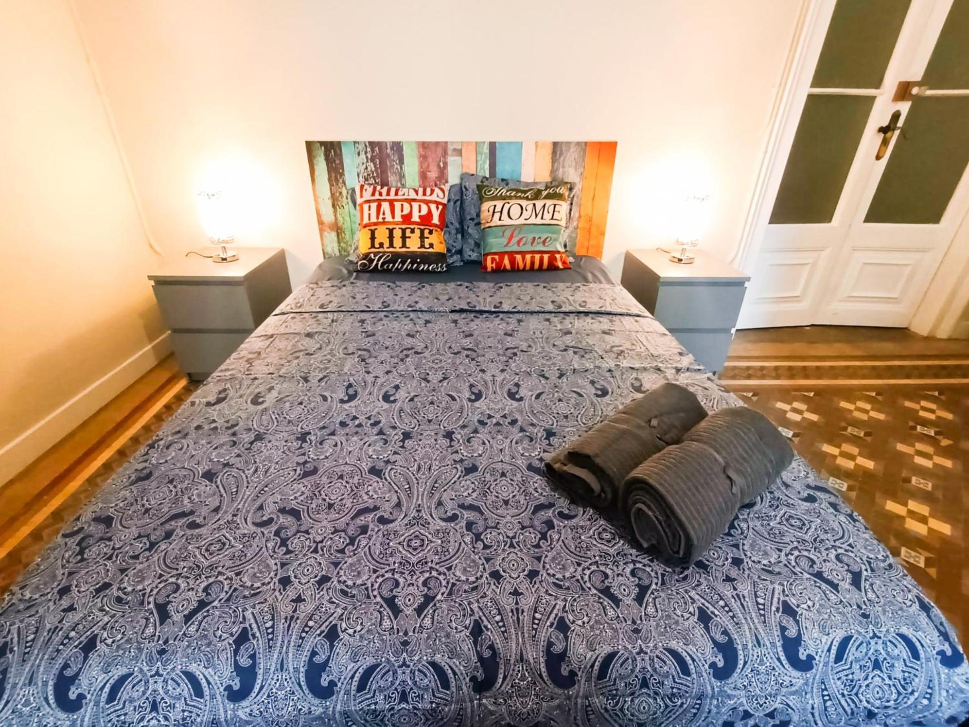 Private Rooms By Plaza Catalunya Barcelona Buitenkant foto